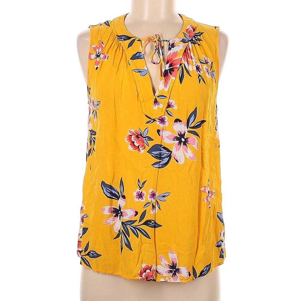 🎉 Old Navy Sleeveless Blouse